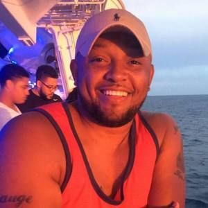 Meet your Posher, Adam